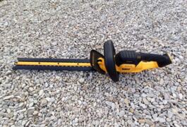 Location outil Taille-haies dewalt 55cm 18v li-ion près de Solesmes