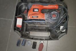 Location outil Ponceuse black &amp; decker près de Les Arcs