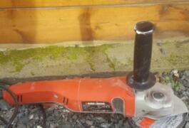 Location outil Meuleuse black et decker d 125 près de Écommoy
