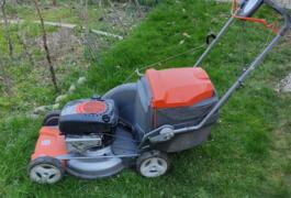 Location outil Tondeuse thermique husqvarna lc 48v près de Saint-Jean-de-Bournay