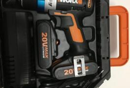 Location outil Visseuse worx 20v , 2 batteries près de Montbazon
