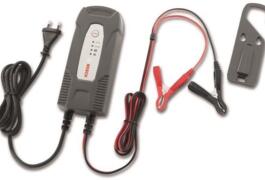 Location outil Chargeur batterie bosch c1 près de Hennebont