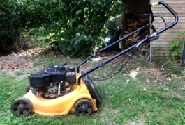 Location outil Tondeuse à gazon thermique briggs et stratton près de Nantes
