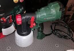 Location outil Lou pistolet a peinture adapté aux surfaces lisses et structurées,flux maximum 800 ml/min, débit réglable avec soufflerie 400 w près de La Tronche