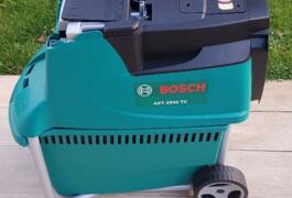 Location outil Broyeur de végétaux bosch axt 2550 tc près de Saint-Jean