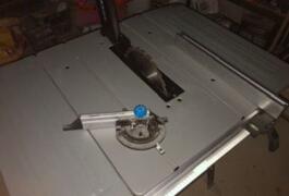 Location outil Scie circulaire sur table hs100s 2000w près de Crémieu