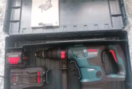 Location outil Perforateur burineur sds plus 18v bosch professional sans fil près de Beaumont-en-Véron