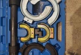 Location outil Presse  ressort amortisseur près de Charpont