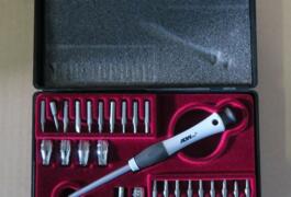 Location outil Coffret d'outils miniatures pour électroniques ou autre près de Schirrhein