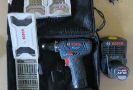 Location outil Perceuse visseuse sans fil bosch professionnal 10,8v près de Schirrhein