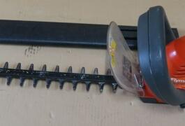Location outil Taille haie électrique flymo 70 cm près de Schirrhein