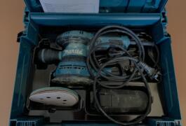 Location outil Ponceuse makita bo5041j 300w près de Paris