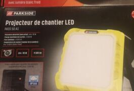 Location outil Projecteur de chantier led près de Paris