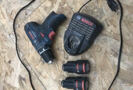 Location outil Visseuse bosch 12 v près de Les Achards