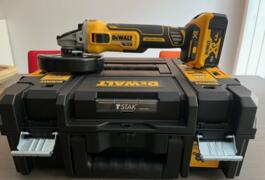 Location outil Meuleuse  Dewalt près de Suresnes