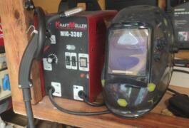 Location outil Poste à souder filaire sans gaz+ casque automatique près de Guitté