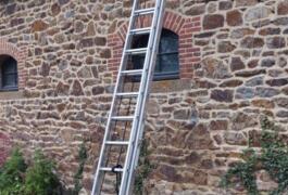 Location outil échelle 2 pans aluminium près de Romagné