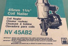Location outil Hitachi nv45ab2 cloueur a rouleau "roofing" 22-45mm près de Les Ponts-de-Cé