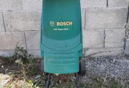 Location outil Broyeur de végetaux électrique Bosch près de Entrelacs
