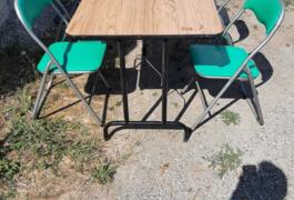 Location outil Table près de Entrelacs