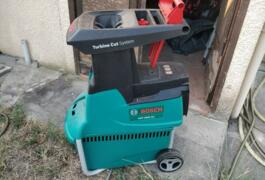 Location outil Broyeur à vegetaux électrique Bosch près de Frouzins