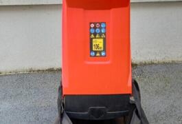 Location outil Broyeur de végetaux électrique près de Mardeuil
