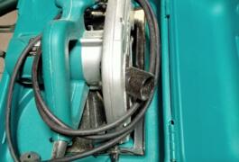 Location outil Scie circulaire électrique Makita près de Lanhouarneau