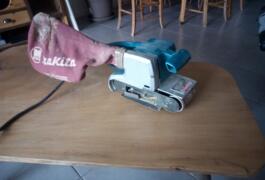 Location outil Ponceuse à bande électrique Makita près de Toulouse
