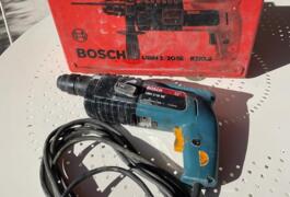 Location outil Perforateur à percussion électrique Bosch près de Saint-Bonnet-en-Champsaur