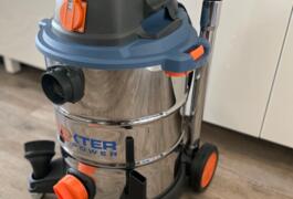 Location outil Aspirateur eau poussière électrique près de Chessy