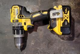 Location outil Perceuse visseuse Sans-fil Dewalt près de Crugny