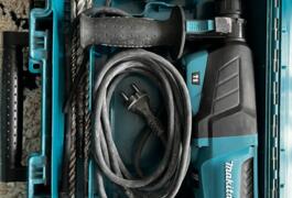 Location outil Perforateur burineur électrique Makita près de Brétigny-sur-Orge
