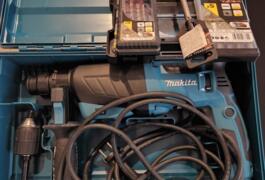 Location outil Burineur perforateur électrique Makita près de Paris