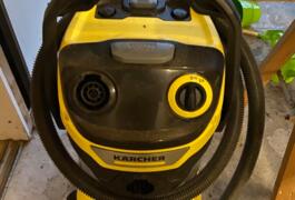Location outil Aspirateur eau poussière électrique Karcher près de Saint-Viaud