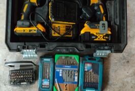 Location outil Perceuse à percussion Sans-fil Dewalt près de Les Essarts-le-Roi