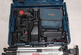 Location outil Niveau laser  Bosch près de Villaz