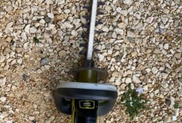 Location outil Taille haie électrique Ryobi près de Nîmes