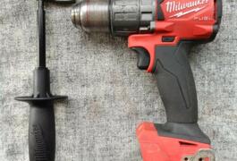 Location outil Visseuse perceuse Sans-fil Milwaukee près de Moncoutant-sur-Sèvre