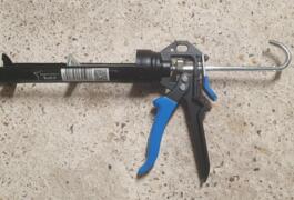 Location outil Pistolet silicone  près de Rouen