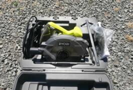 Location outil Scie circulaire électrique Ryobi près de Villabé