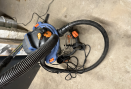 Location outil Aspirateur eau poussière électrique près de Garennes-sur-Eure