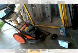 Location outil Tondeuse débroussailleuse  Husqvarna près de Chérisey