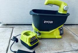 Location outil Epandeur pour gazon  Ryobi près de Carquefou