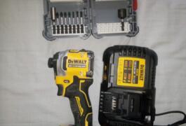 Location outil Visseuse électrique Dewalt près de Lyon