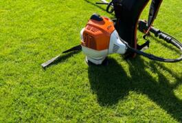 Location outil Faucheuse débroussailleuse Thermique Stihl près de Raimbeaucourt