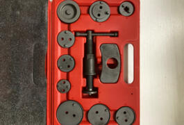 Location outil Repousse piston  près de Dinozé