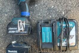 Location outil Visseuse perceuse Sans-fil Makita près de Gap