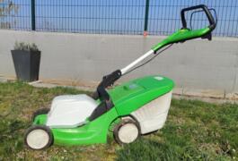 Location outil Tondeuse électrique Stihl près de Vert-Saint-Denis