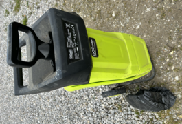 Location outil Broyeur de végetaux électrique près de Aubusson