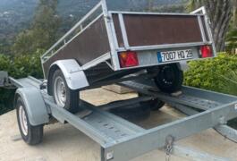 Location outil Remorque bagagère Moins de 750kg près de Non renseignée